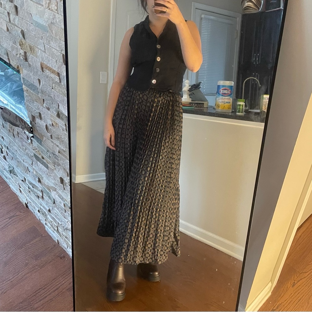 Elegant blue and brown pleated Patterned Skirt